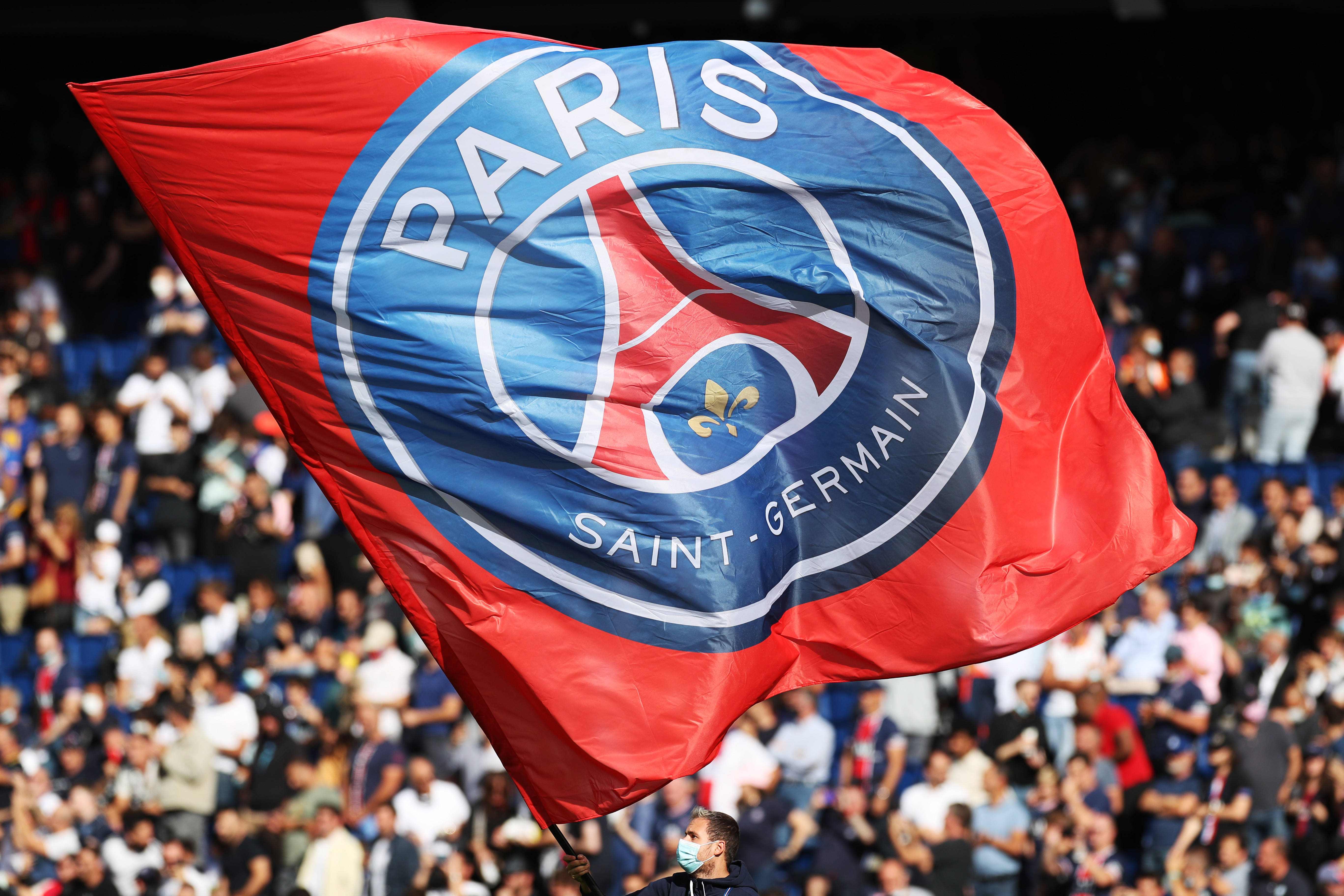 前锋单场两助攻一进球，表现全能